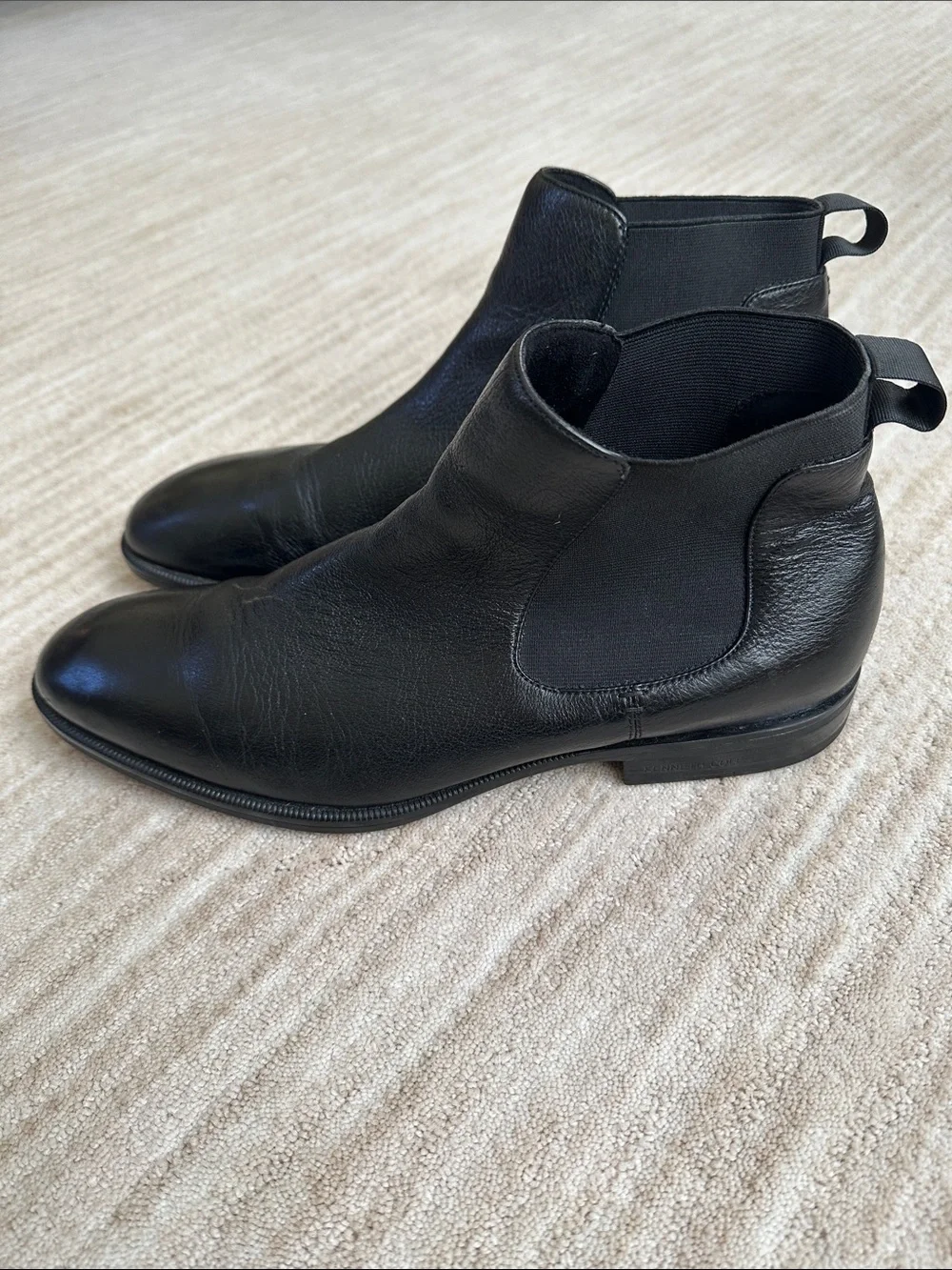 EUC Kenneth Cole Tully Chelsea Boot Black Leather Pebbled Size 11